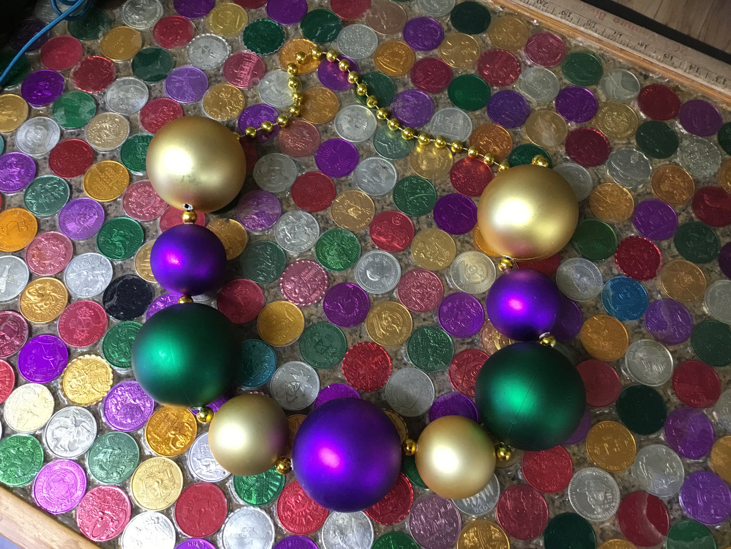 60/80MM MATTE PURPLE, GREEN & GOLD BEAD