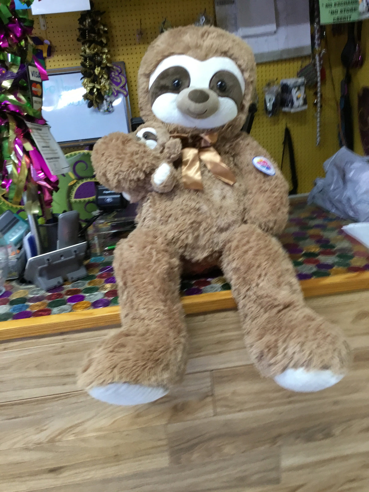 LARGE MAMMA SLOTH