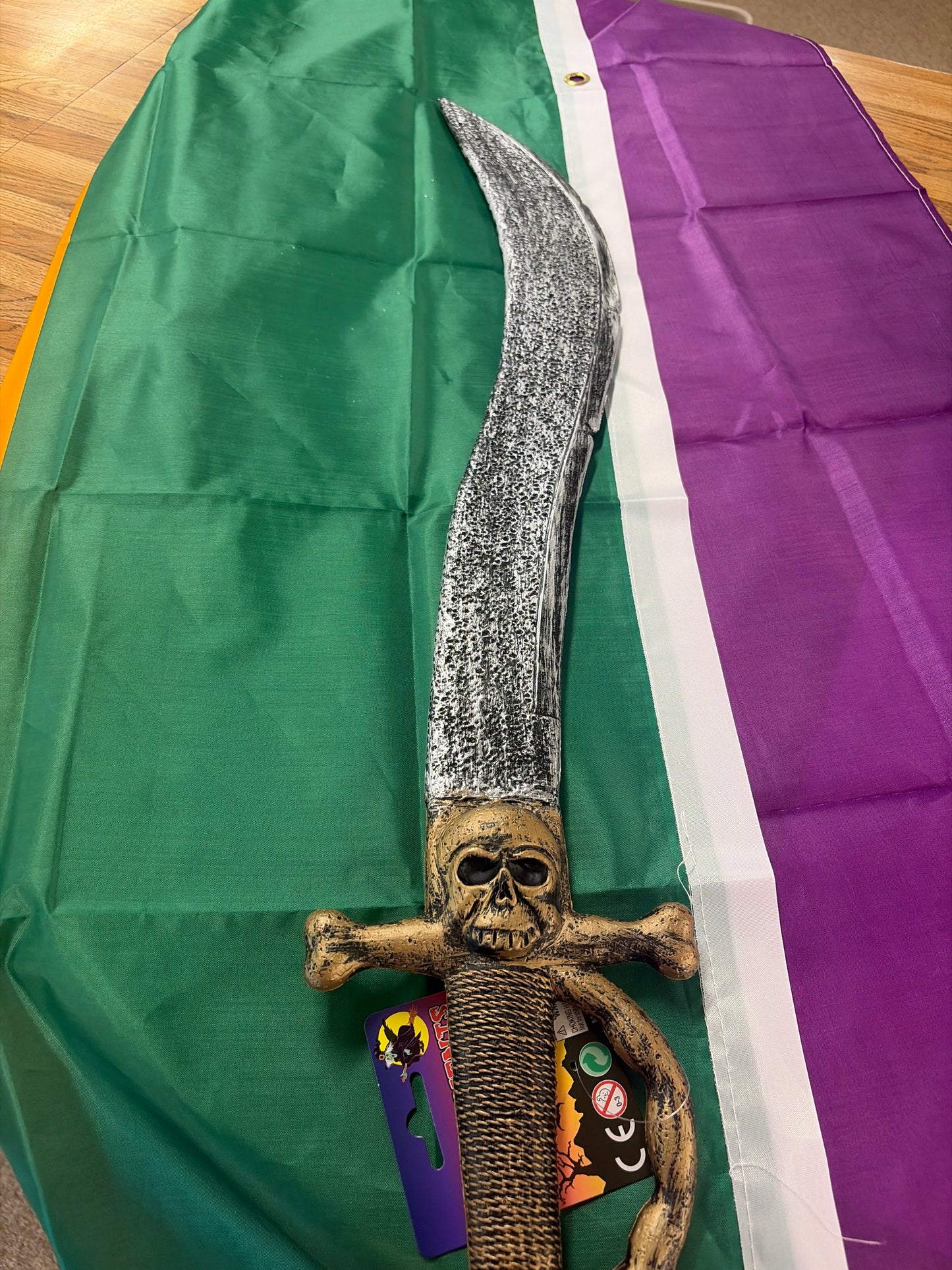 PIRATE SWORD WITH SKULL HANDLE