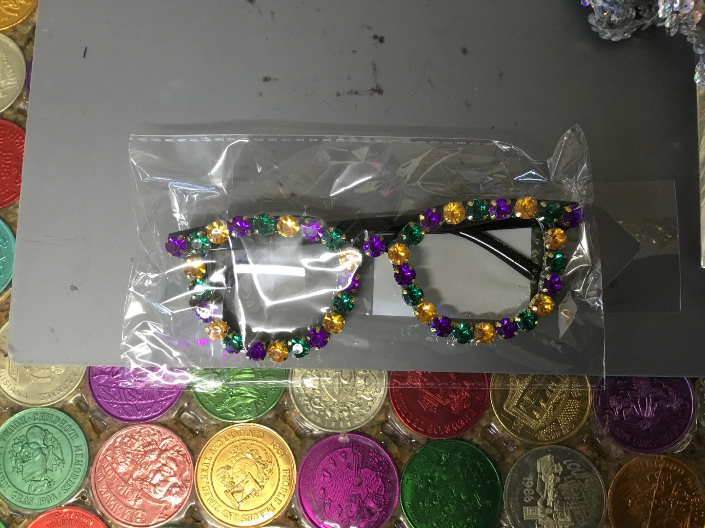 MARDI GRAS BEADED GLASSES