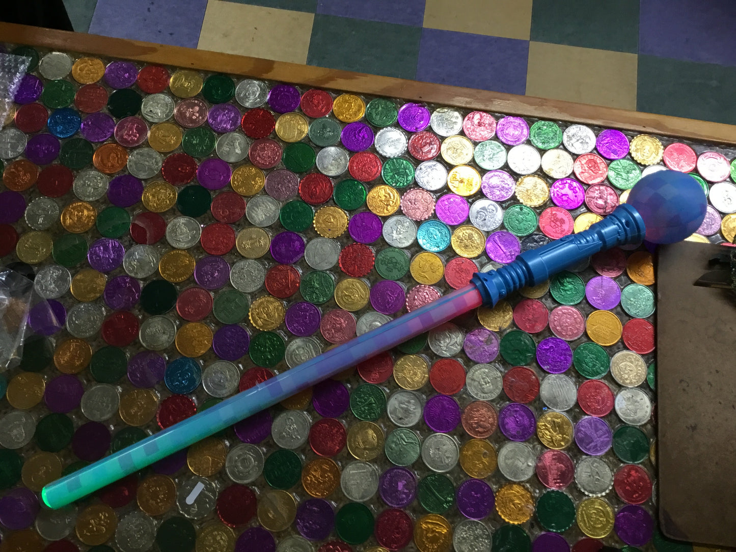 LIGHT UP PIXEL BALL SWORD