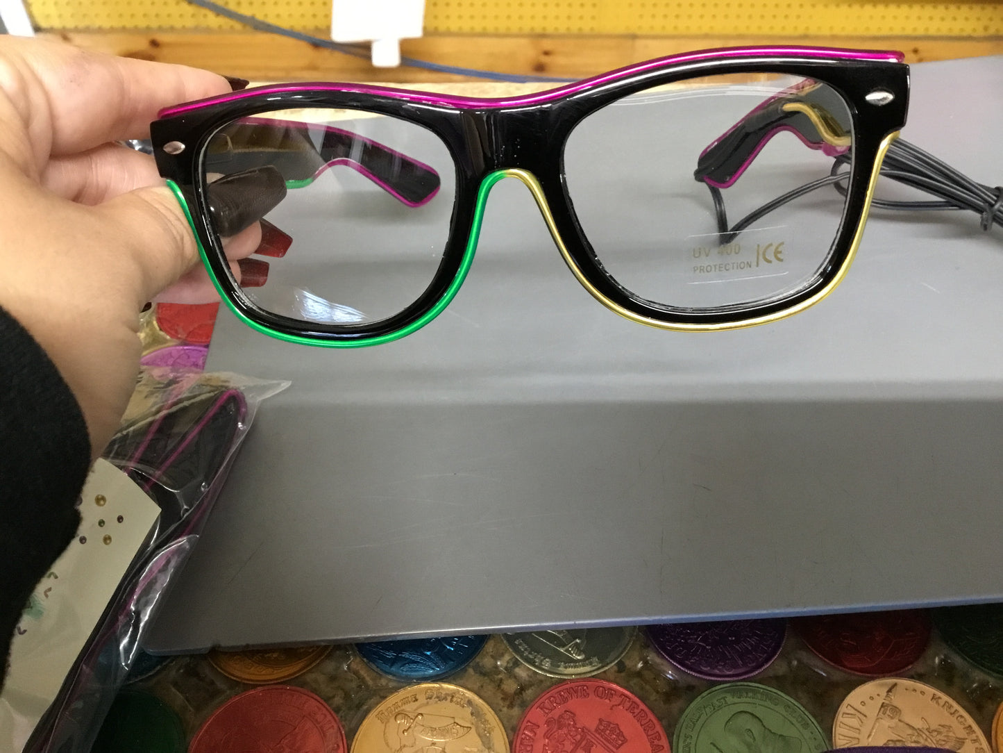 RETRO LIGHT UP LED PGG GLASSES W/CHARGER