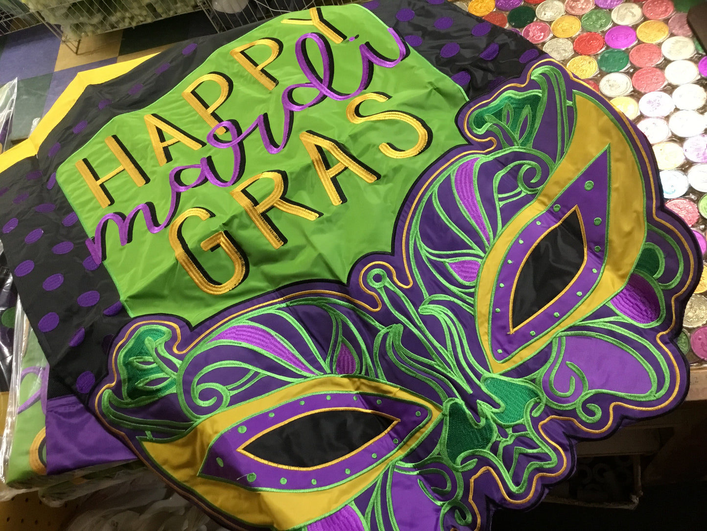 MARDI GRAS CAT EYE MASK POLKA DOT LARGE FLAG