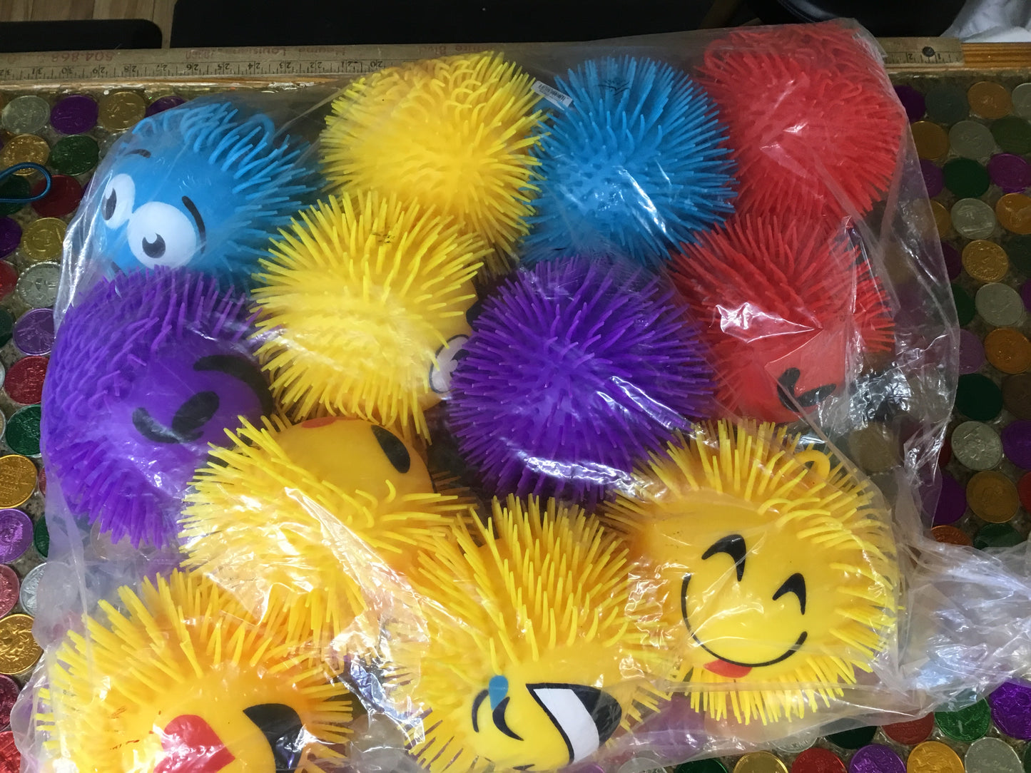 9" EMOTICON PUFFER BALL