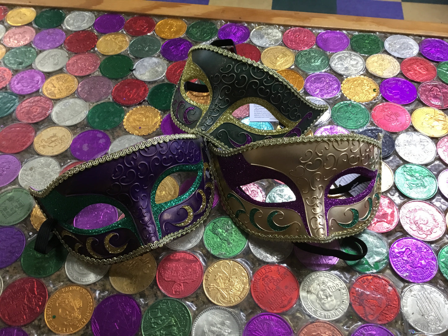 MARDI GRAS ASSORTED MASK WITH GLITTER SWIRL MASK