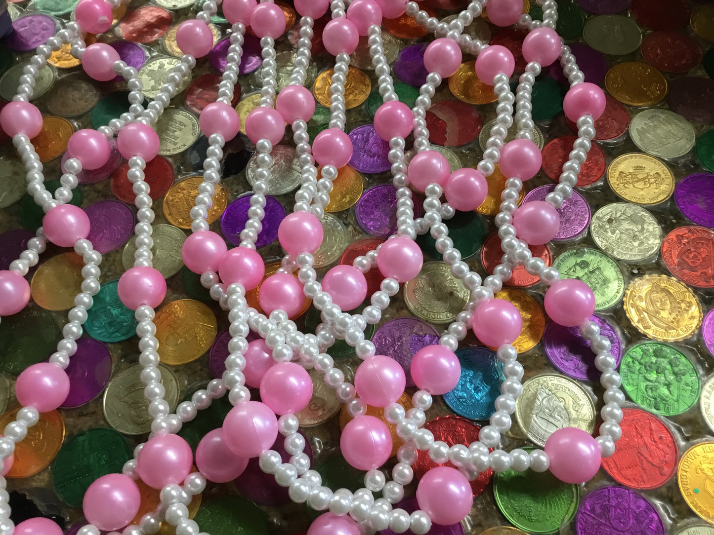 LIGHT UP BLOW MOLD PEARL AND PINK BEAD