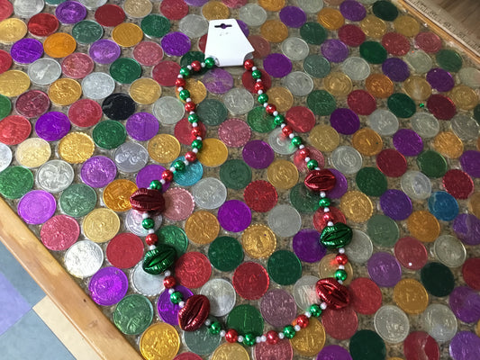 METALLIC GREEN & RED LIP BEAD