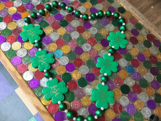 BLOW MOLD SHAMROCK/CLOVER WITH 30MM MATTE BEAD