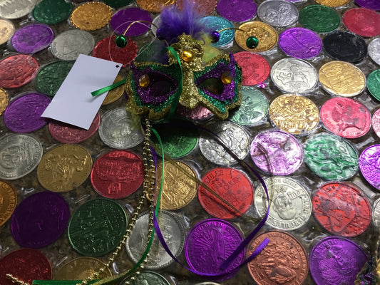 MASK ORNAMENT WITH FEATHERS